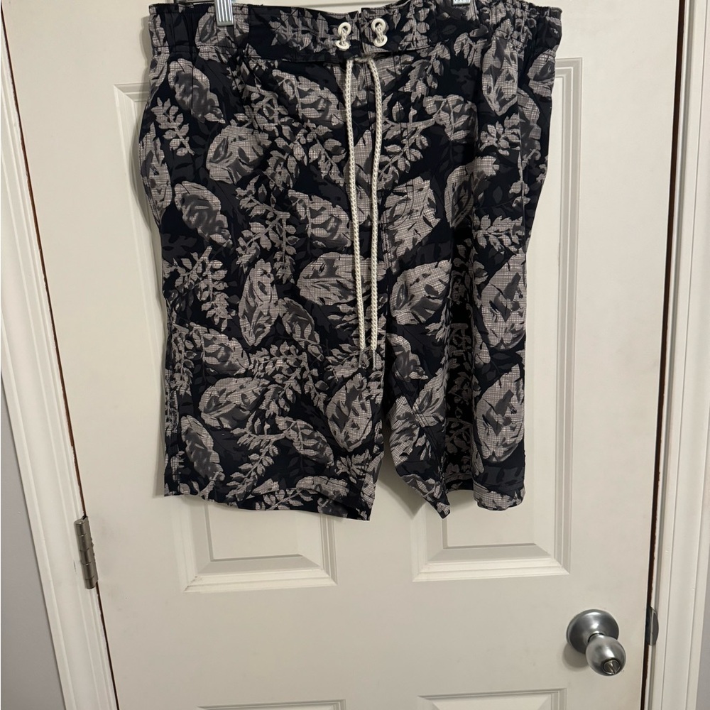 Coolibar Men’s Sz. Lg. Boardshorts